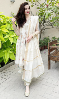 serene-uns-e-baharaan-luxury-lawn-2021-30